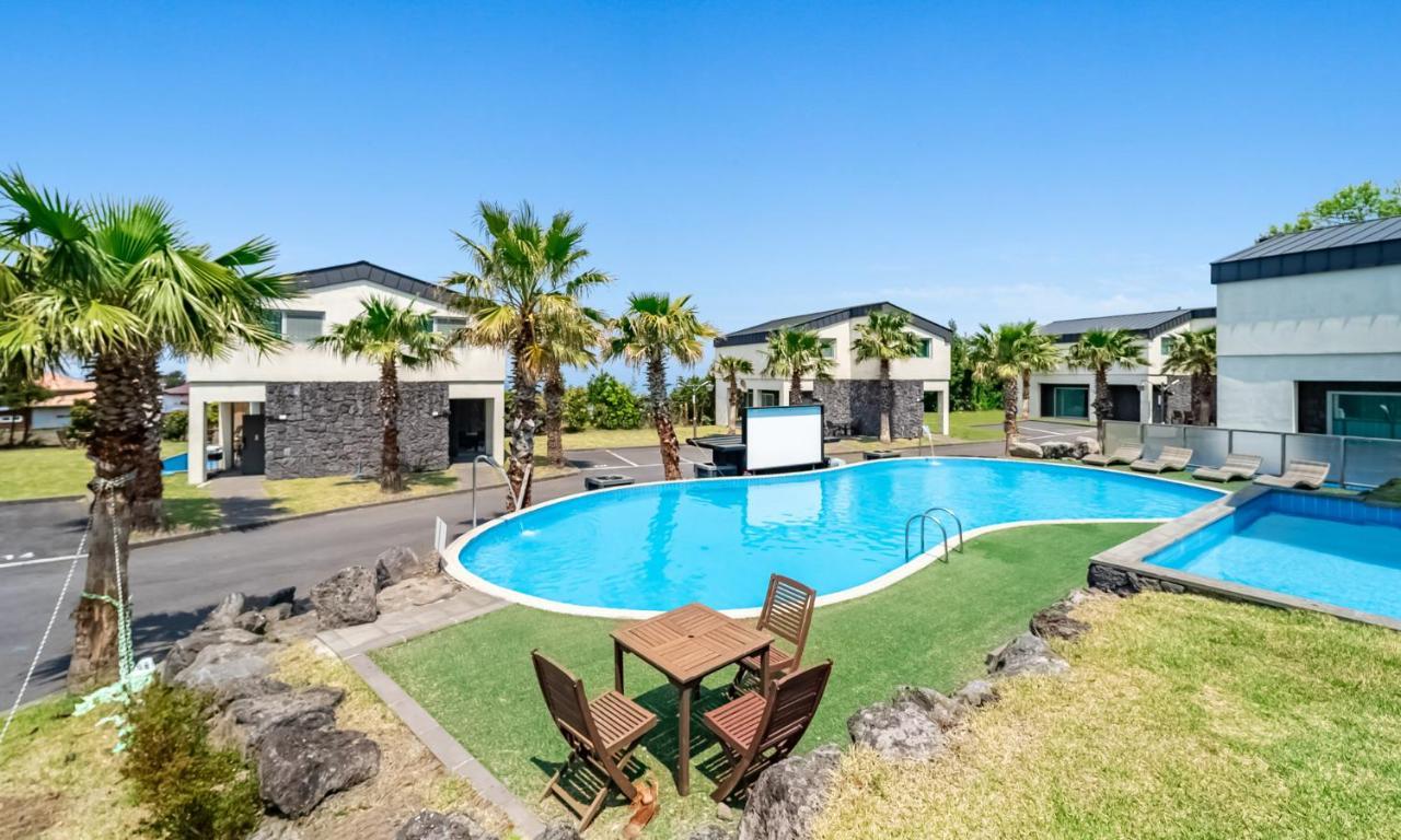 ג'גו Pool And Villa Sorang מראה חיצוני תמונה