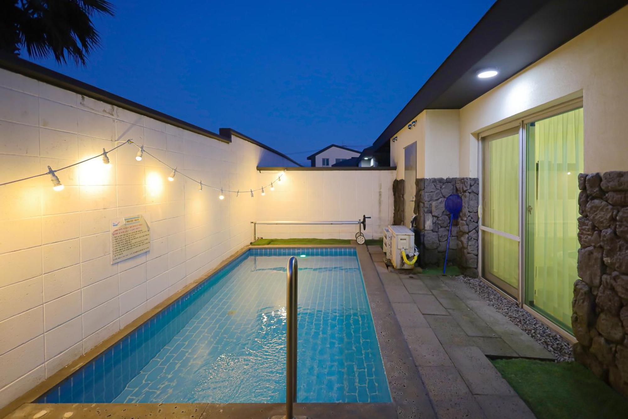 ג'גו Pool And Villa Sorang מראה חיצוני תמונה